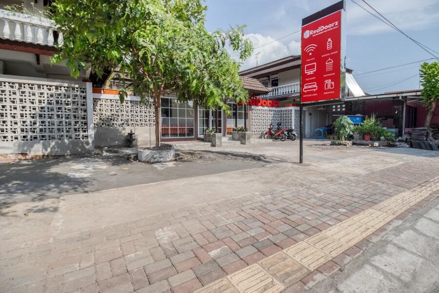 Reddoorz Near Malioboro Tugu Station Jogja Hotell Yogyakarta Eksteriør bilde