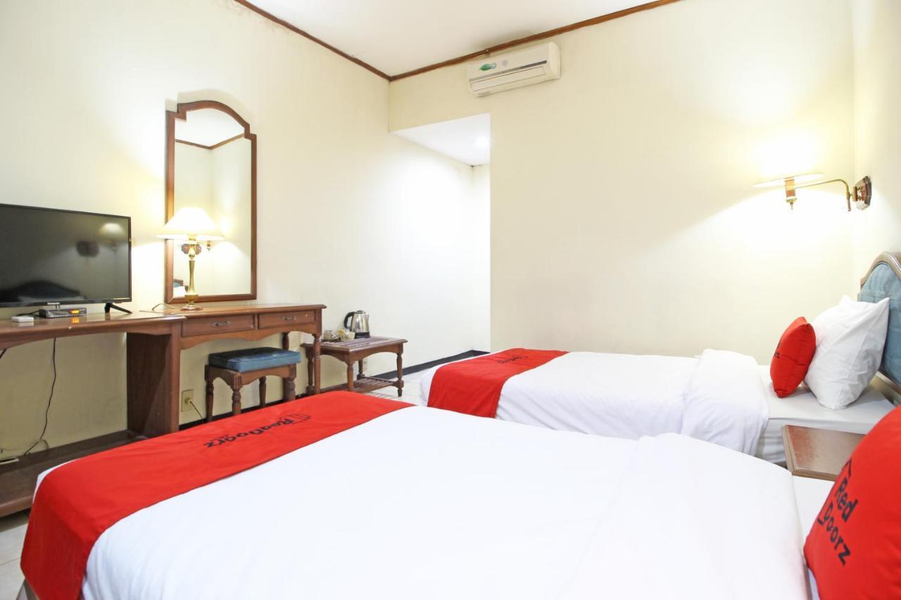 Reddoorz Near Malioboro Tugu Station Jogja Hotell Yogyakarta Eksteriør bilde